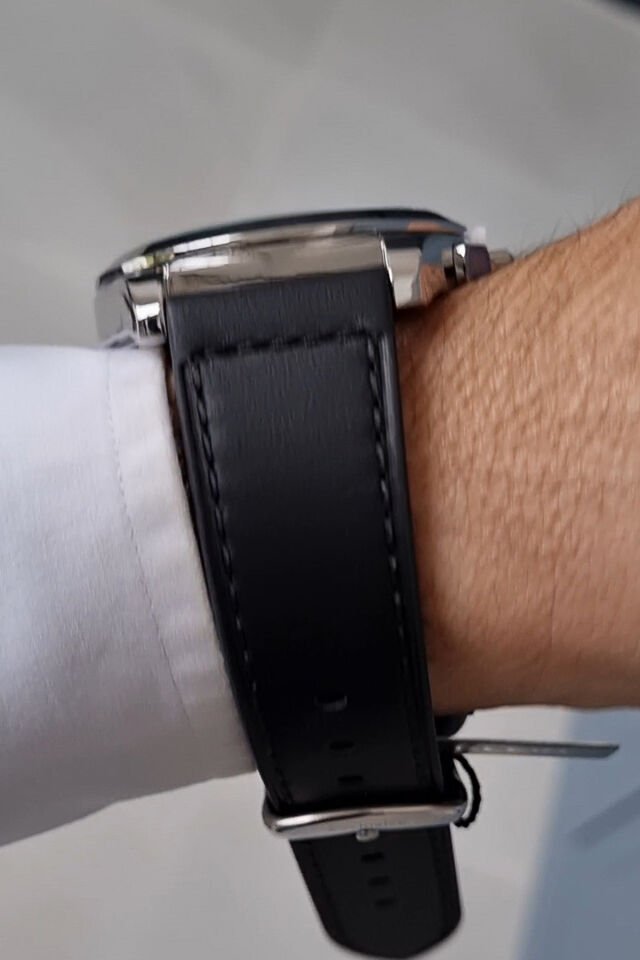 Siyah Deri Kayışlı Fonksiyonları Aktif Takvimli Erkek Kol Saati