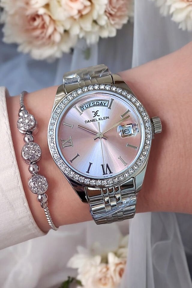 33 mm Jübile Bilezik Pembe Kadran Takvimli Metalik Kadın Kol Saati, Taşlı Bileklik Hediyeli