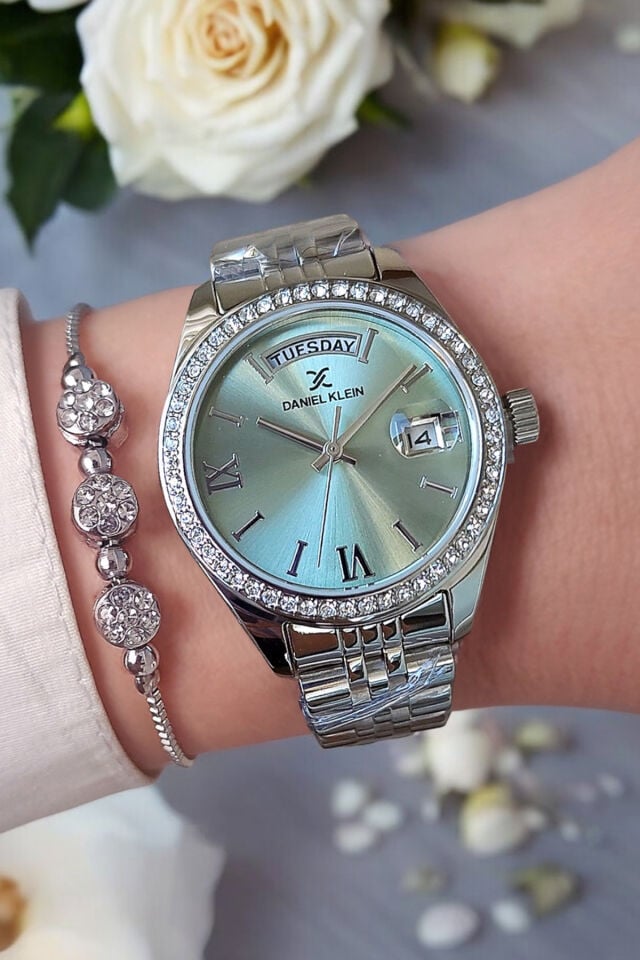 33 mm Jübile Bilezik Açık Yeşil Kadran Takvimli Metalik Kadın Kol Saati, Taşlı Bileklik Hediyeli