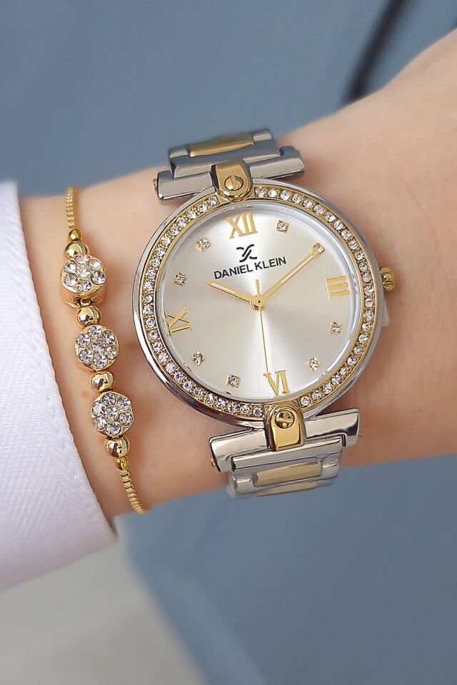 Yeni Model Çelik Bilezik Taşlı Altın/Metalik Kadın Kol Saati - Zirkon Taşlı Bileklik Hediyeli