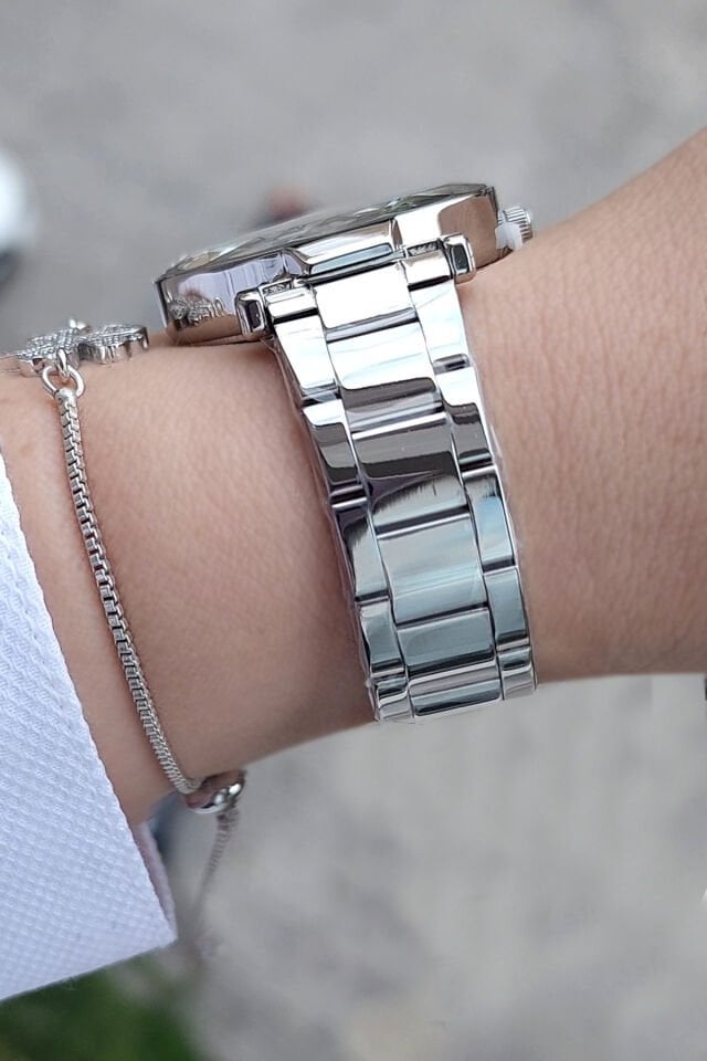 Kesme Camlı 33 mm Metalik Şık Kadın Kol Saati, Zirkon Taşlı Bileklik Hediyeli