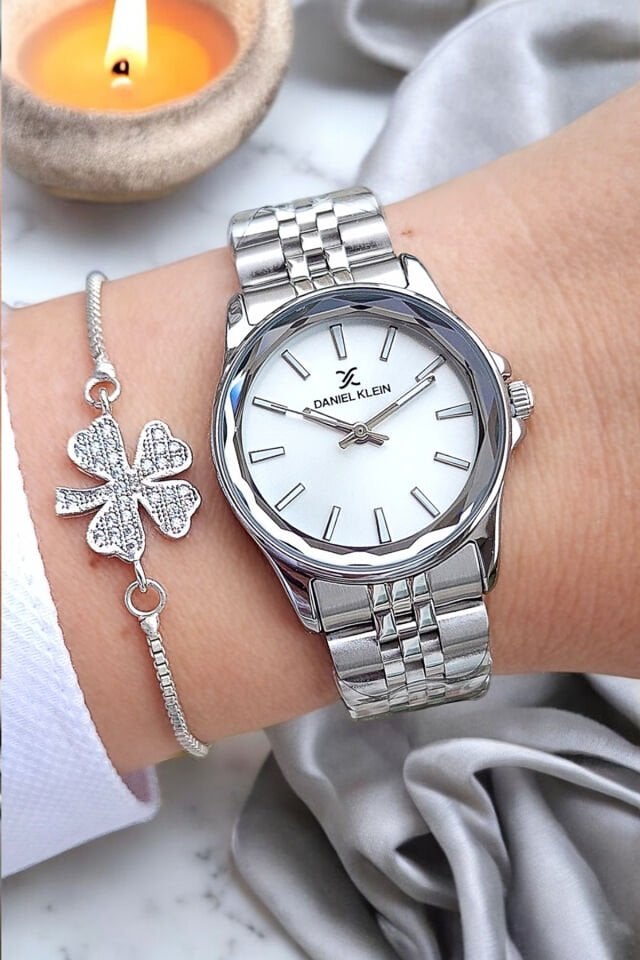 Kesme Camlı 29 mm Metalik Şık Kadın Kol Saati, Taşlı Bileklik Hediyeli