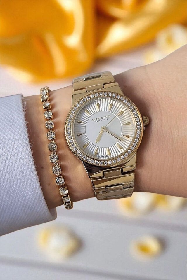 31 mm, Taşlı, Çelik Kordon Altın Sarısı Zarif Kadın Kol Saati, Taşlı Bileklik Hediyeli