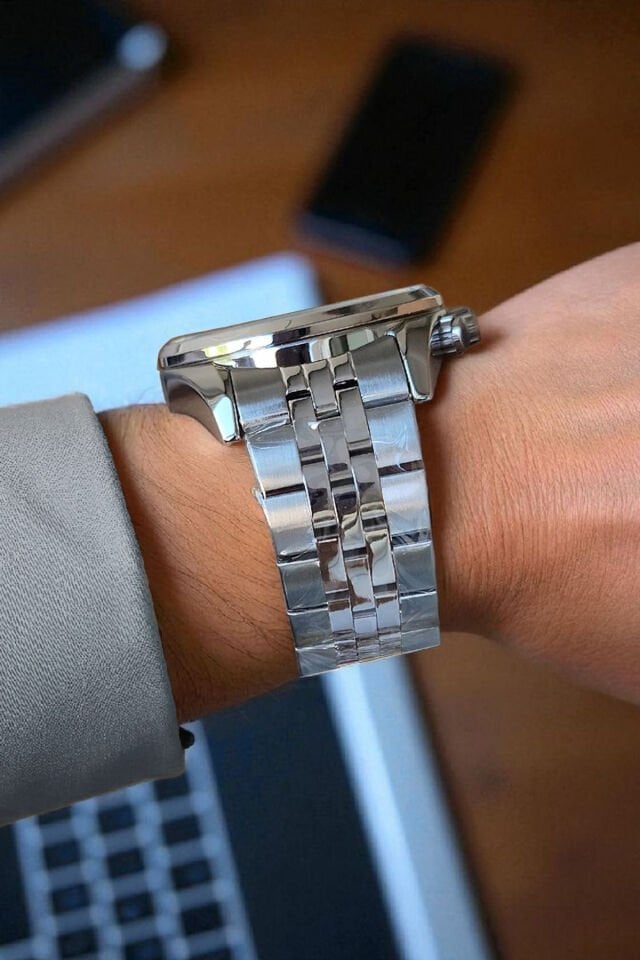 Exclusive Tüm Fonksiyonları Aktif, Takvimli, Çelik Bilezik Lacivert Kadran Erkek Kol Saati