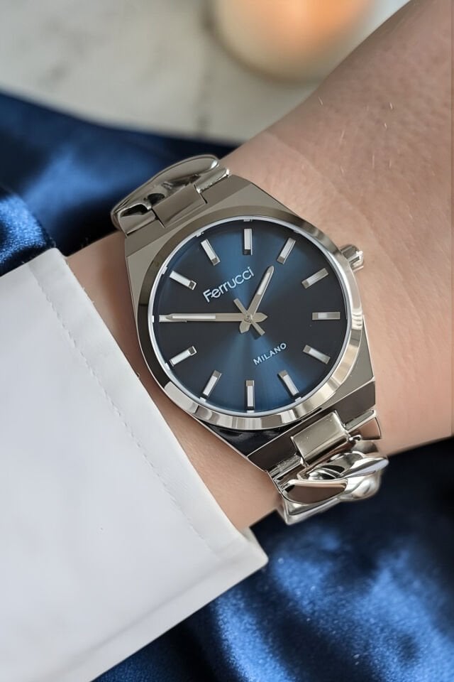 Zincir Model Çelik Bilezik Lacivert Kadran Metalik Kadın Kol Saati