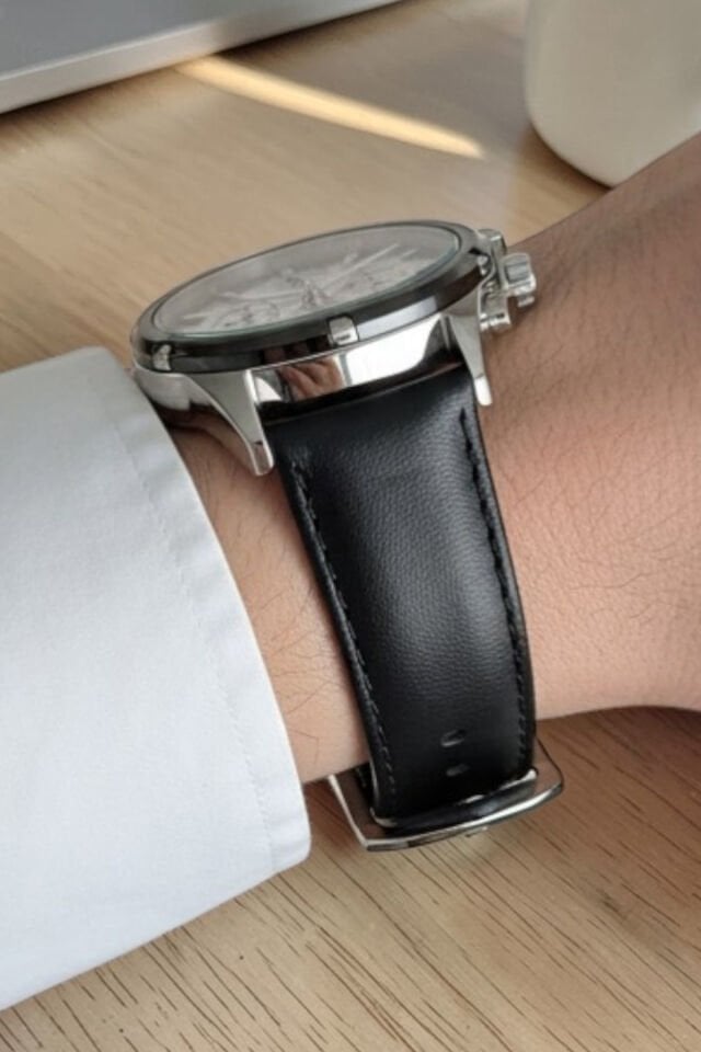 Tüm Fonksiyonları Aktif Siyah Deri Kayışlı Erkek Kol Saati