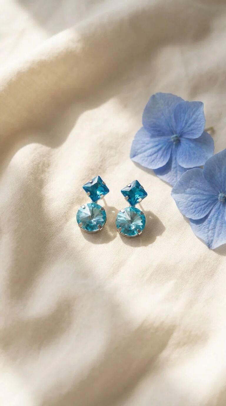 Valmont Accessories Turkuaz Kristal Taşlı Yuvarlak Form Kadın Küpe Işıltılı Şık Tasarım
