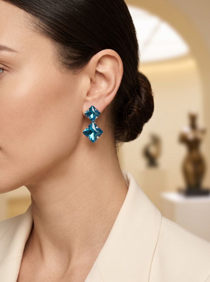 Valmont Accessories Turkuaz Kristal Taşlı Karo Form Kadın Küpe Işıltılı Şık Tasarım