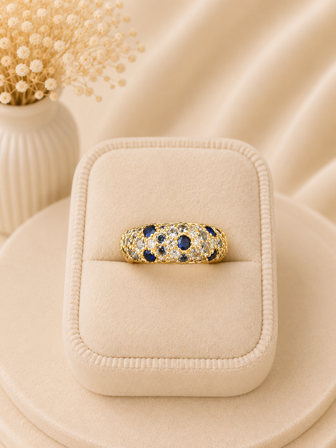 Valmont Accessories Kadın Gold Renk Lacivert ve Beyaz Taşlı Bombeli Yüzük