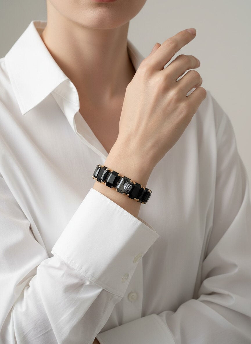 Valmont Accessories Kadın Altın Renk Siyah-Antrasit Baget Taşlı Bileklik