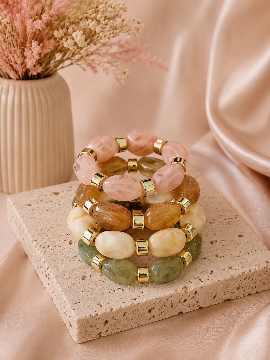 Valmont Accessories Kadın Gold Renk Toz Pembe  İri Kemik Taşlı Bileklik