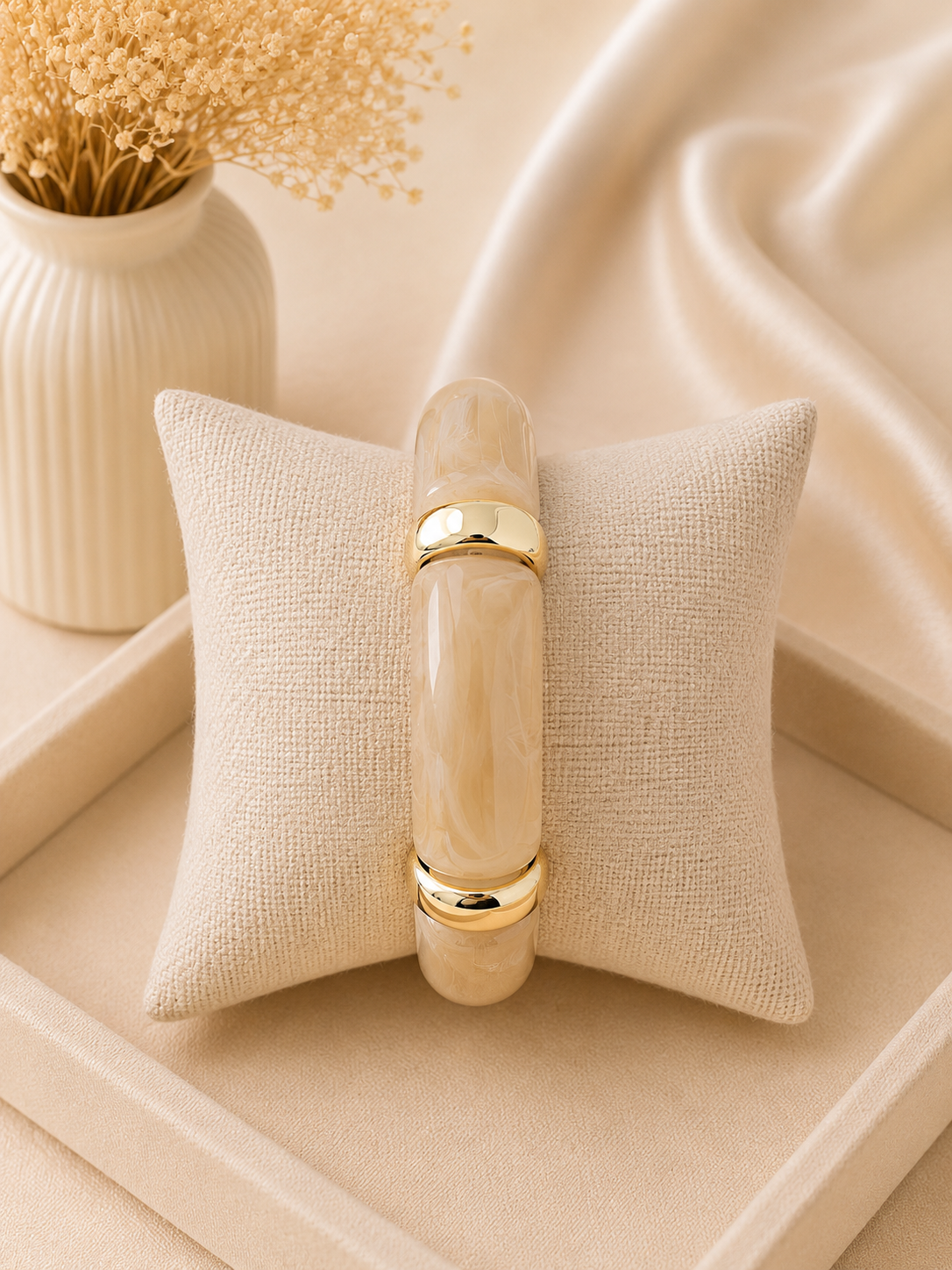 Valmont Accessories Kadın Gold Renk Bej Mermer Desenli Kalın Bileklik