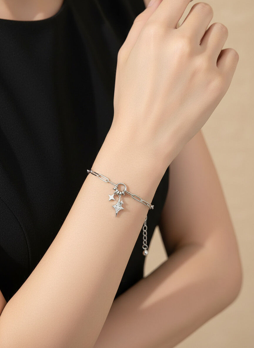 Valmont Accessories Kadın Gümüş Renk Yıldız Charm Detaylı Zincir Bileklik