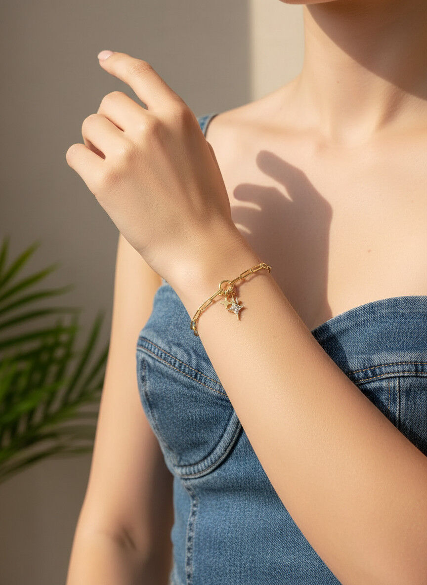 Valmont Accessories Kadın Gold Renk Yıldız Charm Detaylı Zincir Bileklik