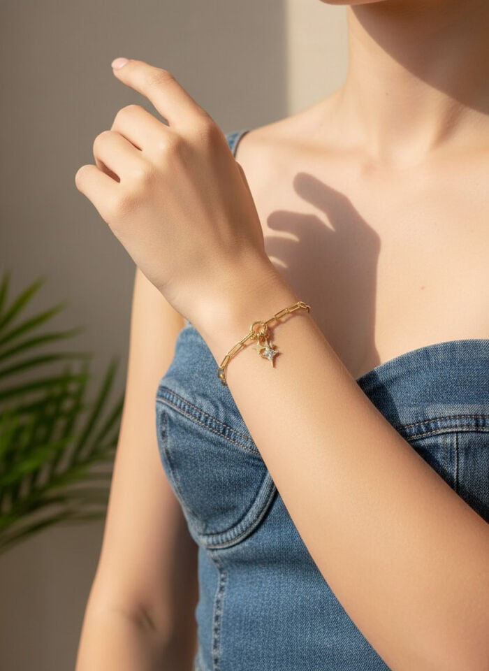 Valmont Accessories Kadın Gold Renk Yıldız Charm Detaylı Zincir Bileklik