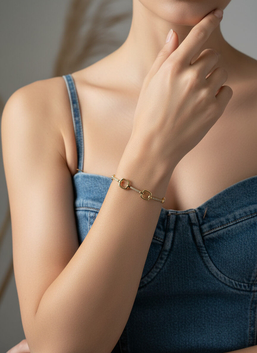 Valmont Accessories Kadın Gold Renk Zirkon Taşlı Kare Halkalı Bileklik