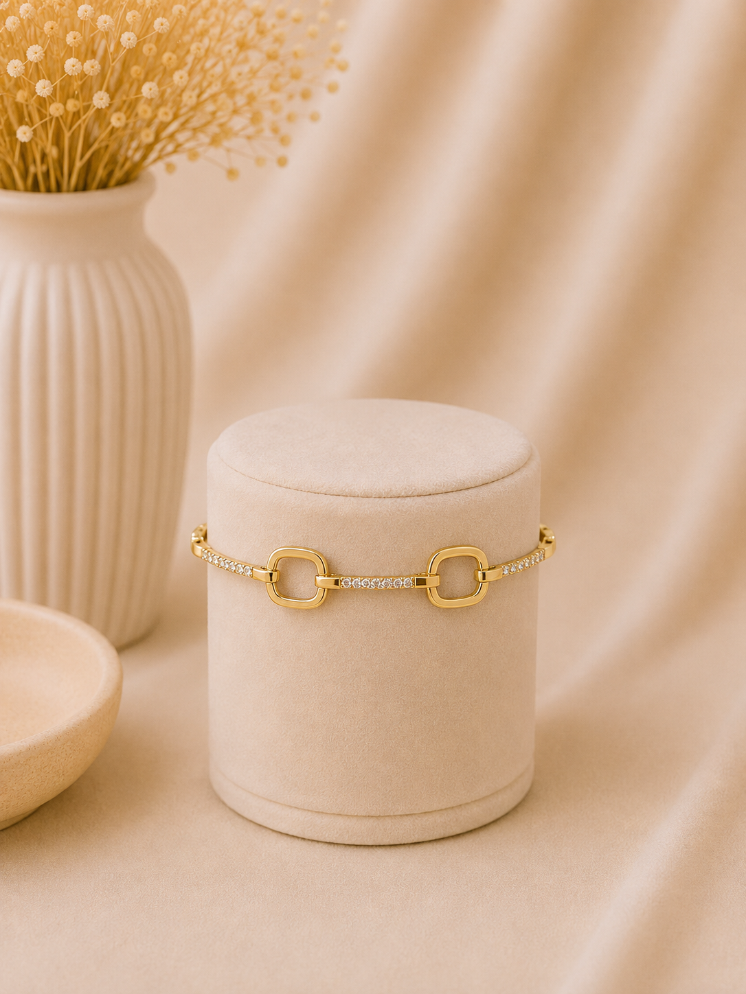 Valmont Accessories Kadın Gold Renk Zirkon Taşlı Kare Halkalı Bileklik