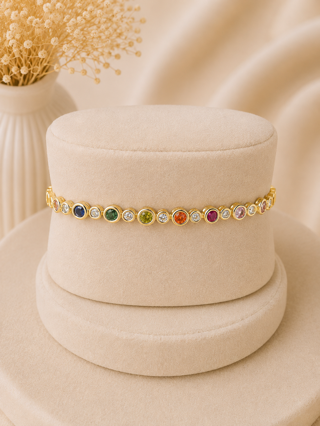 Valmont Accessories Kadın Gold Renk Renkli Taşlı Yuvarlak Detaylı Bileklik